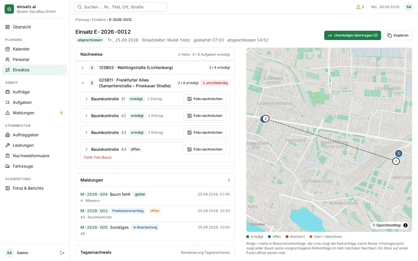 Abgeschlossener Einsatz: oben Unerledigte übertragen, darunter ein aufgeklappter Halt mit Foto nachreichen bei den Aufgaben